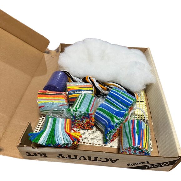 VTG McNeill LARGE Latch Hook Rug Kit 1983 No. 7611 Balloon II Wall Decor Hanging - Picture 2 of 16